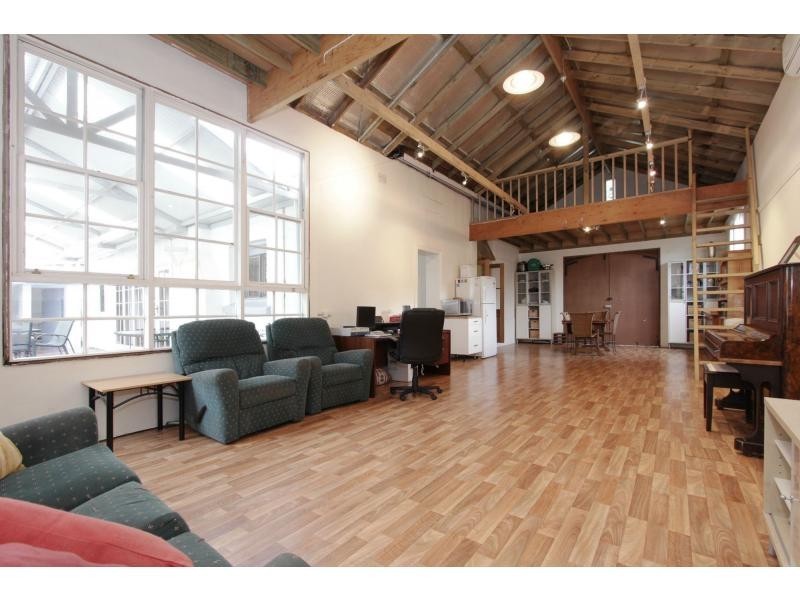 4 Quebec Road, Woodbridge WA 6056