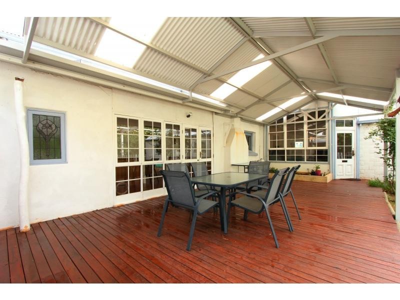 4 Quebec Road, Woodbridge WA 6056