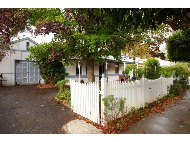 4 Quebec Road, Woodbridge WA 6056