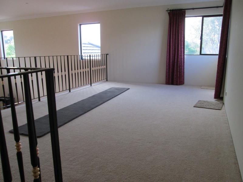 11 Smallbrook Retreat, Caversham WA 6055