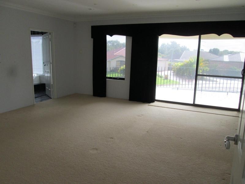 11 Smallbrook Retreat, Caversham WA 6055