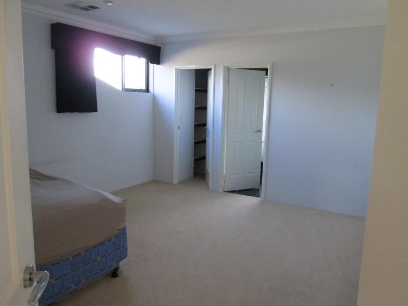 11 Smallbrook Retreat, Caversham WA 6055