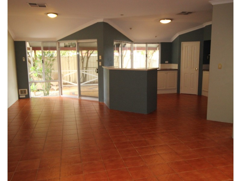 16 Seaton Court, South Guildford WA 6055