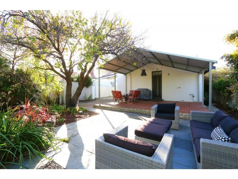 101 Second Avenue, Bassendean WA 6054