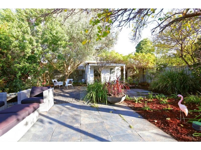 101 Second Avenue, Bassendean WA 6054