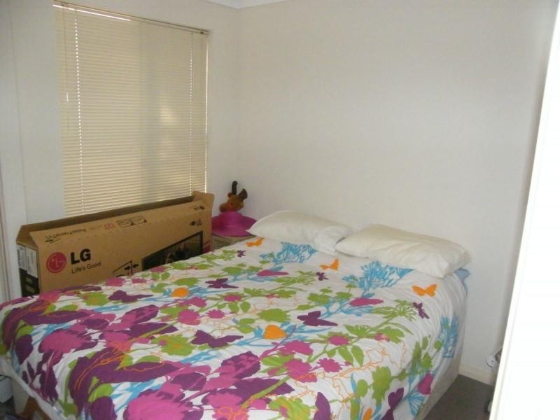 9/4 Valentine Road, Kelmscott WA 6111