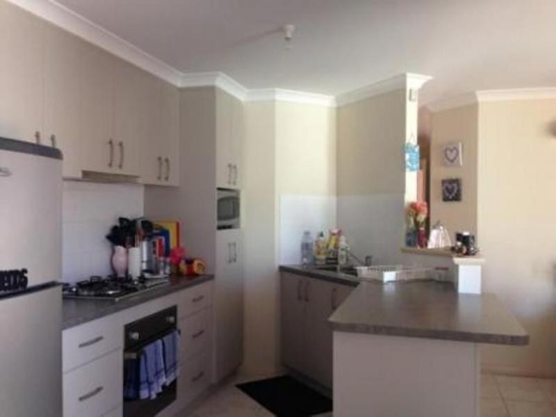 9/4 Valentine Road, Kelmscott WA 6111