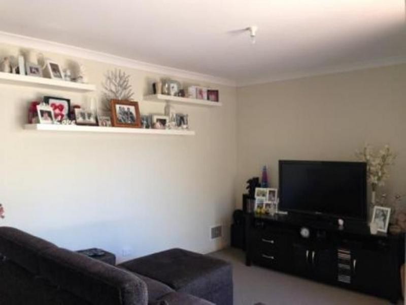 9/4 Valentine Road, Kelmscott WA 6111