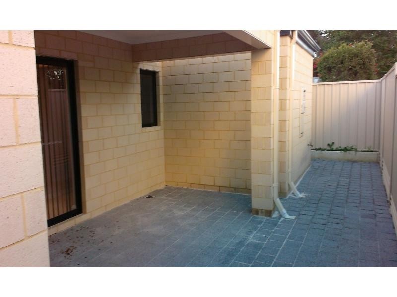 8C Coolham Way, Balga WA 6061