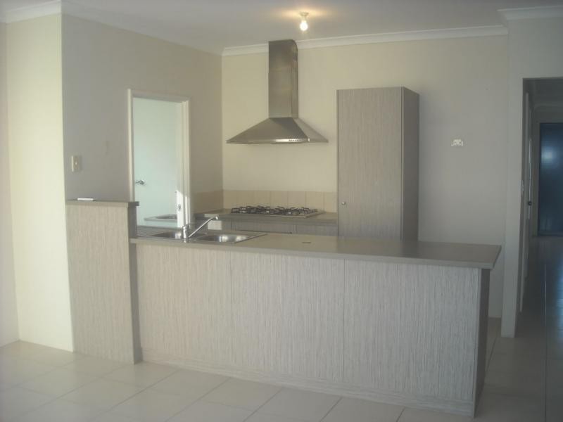 1/44 Russell Road, Madeley WA 6065