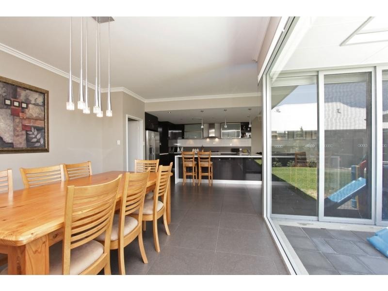 19 Tindale Crescent, Aveley WA 6069