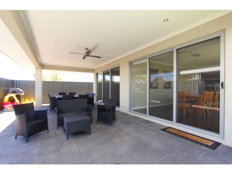 19 Tindale Crescent, Aveley WA 6069