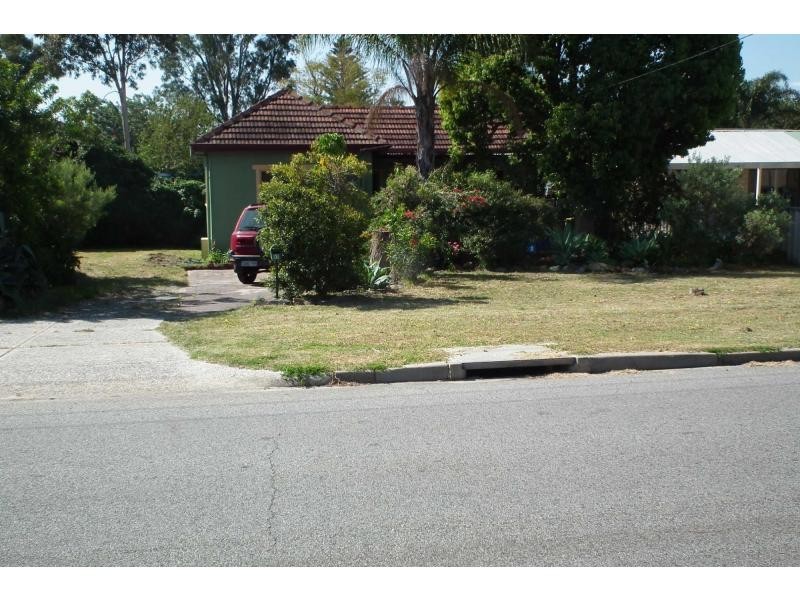 83 Spring Road, Thornlie WA 6108