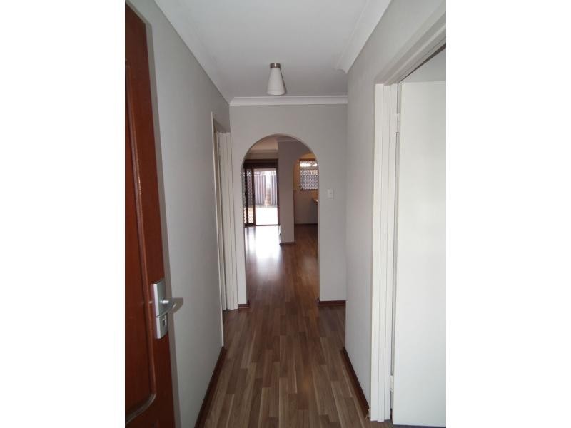 1/54 Freeland Square, Eden Hill WA 6054