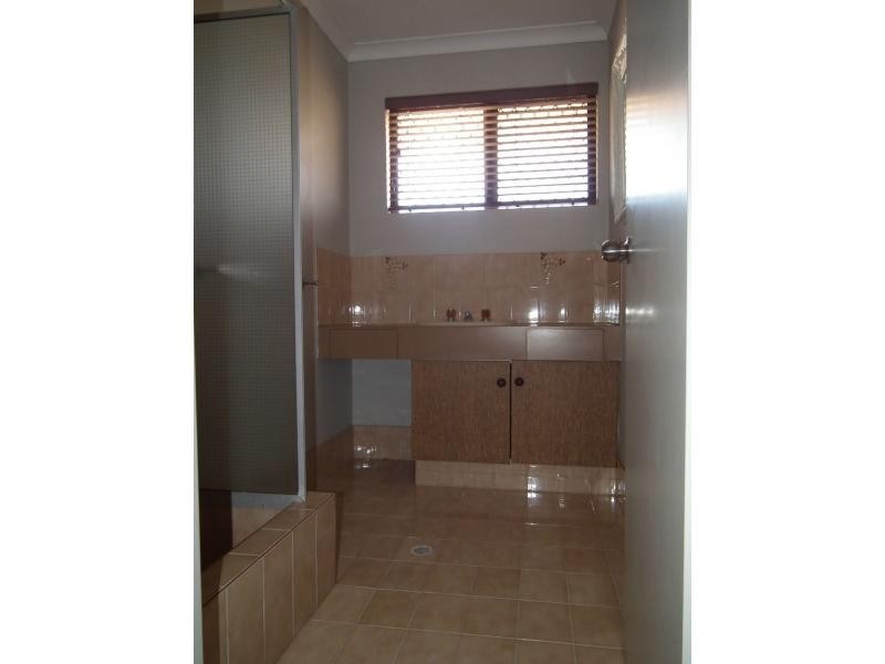 1/54 Freeland Square, Eden Hill WA 6054