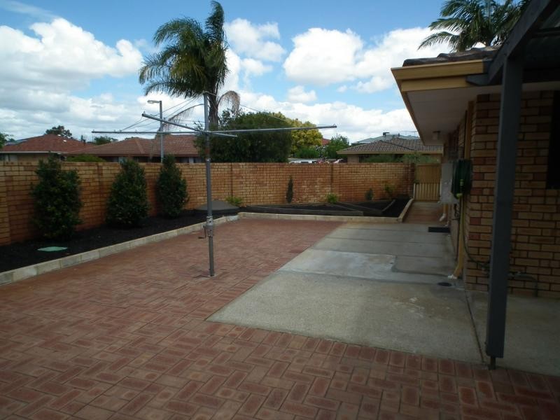 1/54 Freeland Square, Eden Hill WA 6054