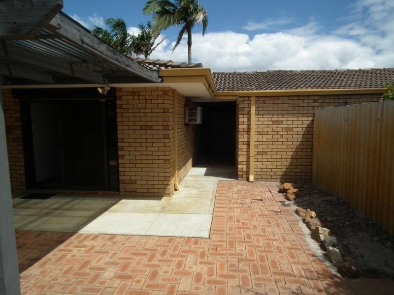 1/54 Freeland Square, Eden Hill WA 6054