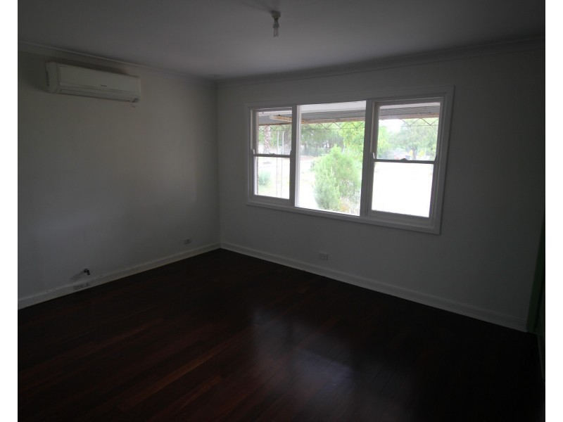 11 Woolgar Street, Lockridge WA 6054