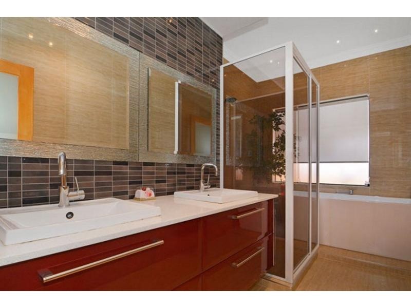 3 Westbury Lane, Madeley WA 6065