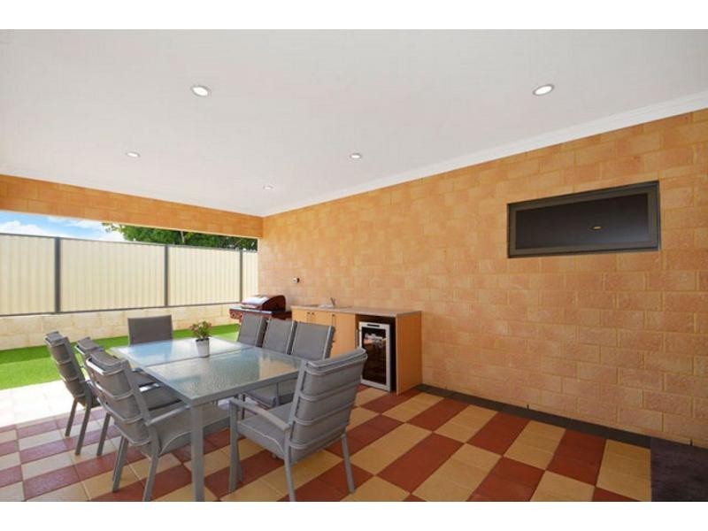 3 Westbury Lane, Madeley WA 6065