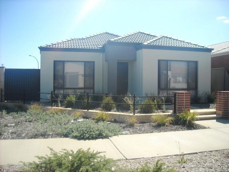 24 Summerville Boulevard, Caversham WA 6055