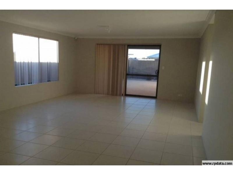 24 Summerville Boulevard, Caversham WA 6055