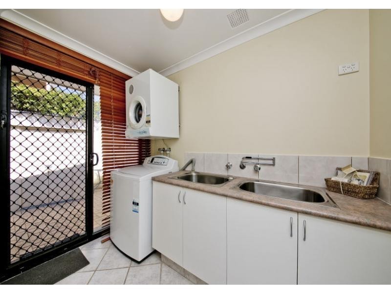 14 Shadycroft Retreat, Dianella WA 6059