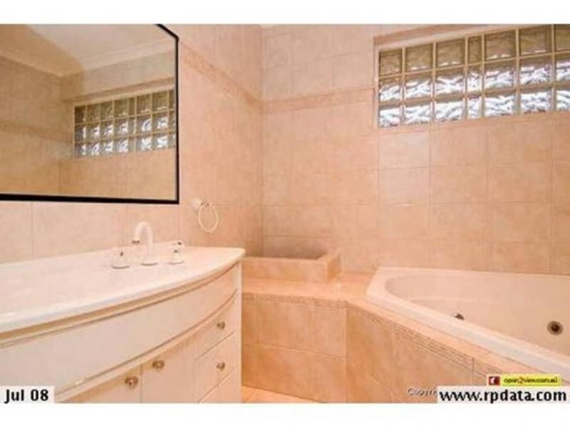 12 Penguin, Dianella WA 6059