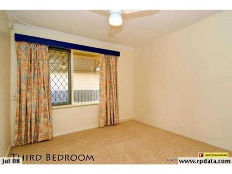 12 Penguin, Dianella WA 6059