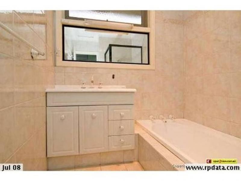 12 Penguin, Dianella WA 6059