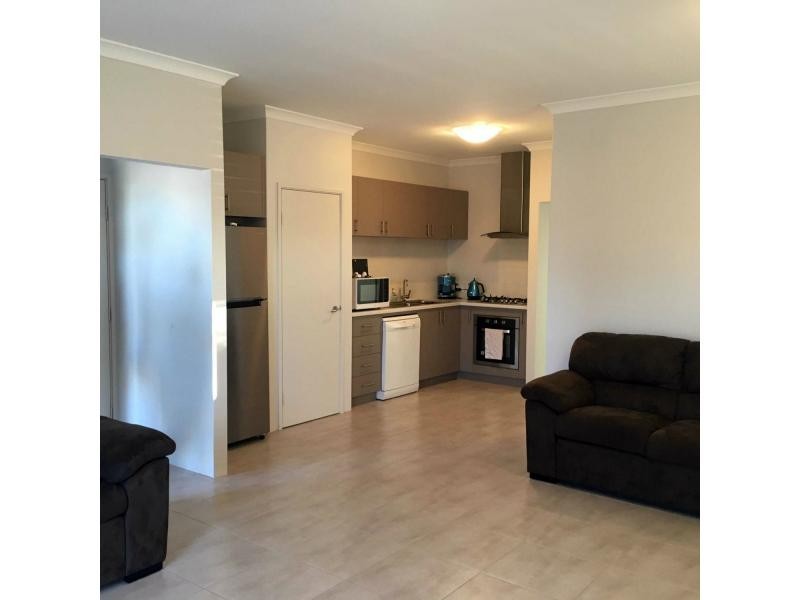 1/68 West Churchill Avenue, Munster WA 6166