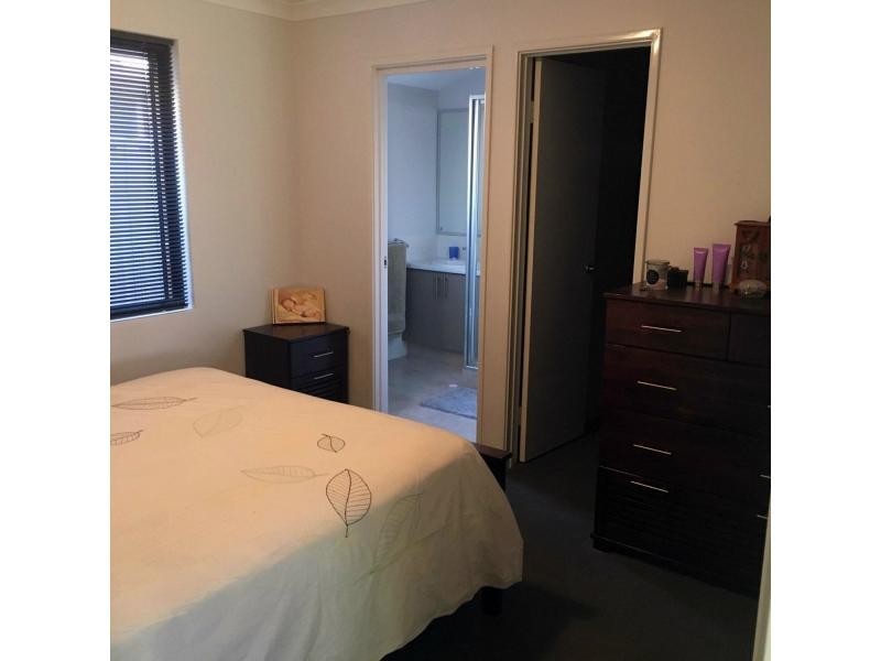 1/68 West Churchill Avenue, Munster WA 6166