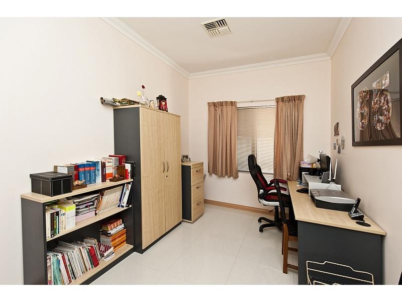 7 Roelands Place, Dianella WA 6059