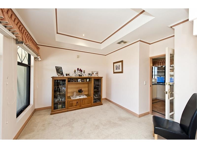 7 Roelands Place, Dianella WA 6059