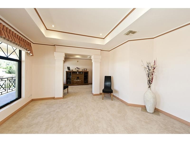 7 Roelands Place, Dianella WA 6059