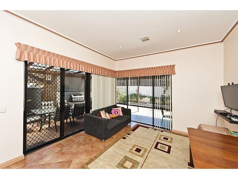 7 Roelands Place, Dianella WA 6059