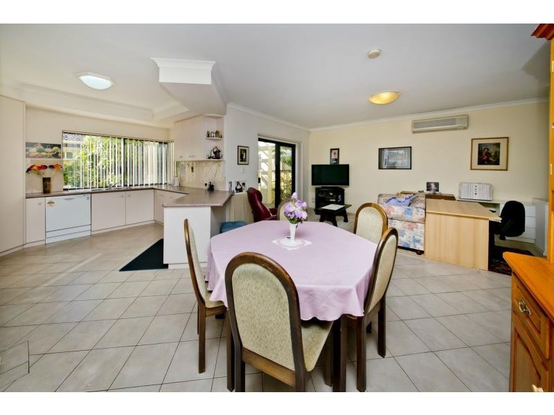 2/32 Raymond Street, Yokine WA 6060