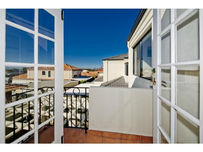 2/32 Raymond Street, Yokine WA 6060