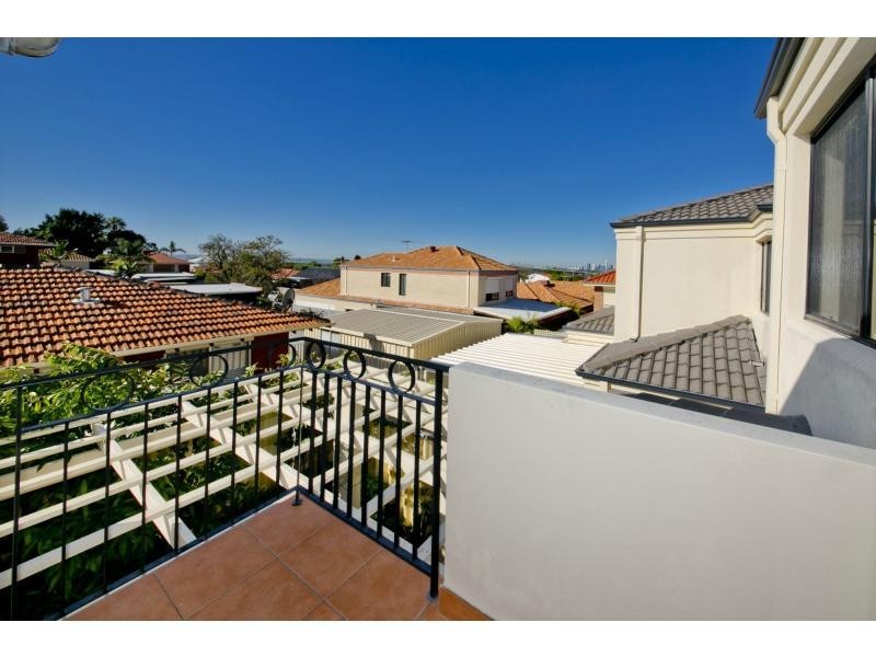 2/32 Raymond Street, Yokine WA 6060