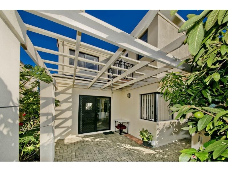 2/32 Raymond Street, Yokine WA 6060