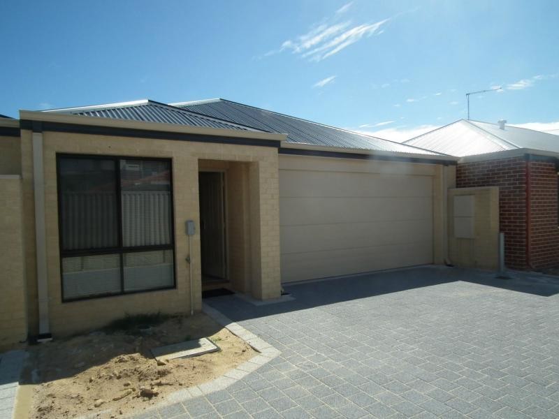 68d West Churchill Avenue, Munster WA 6166