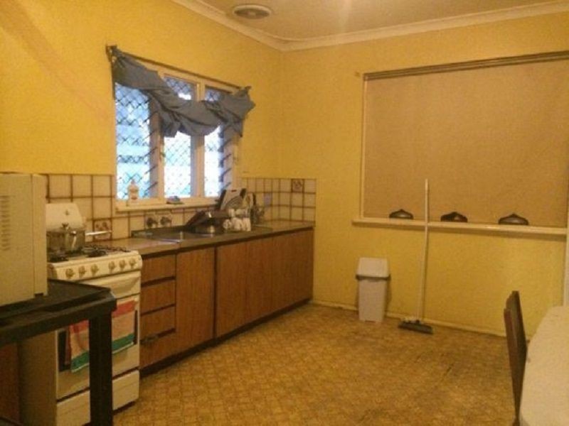 12 Olga Road, Maddington WA 6109