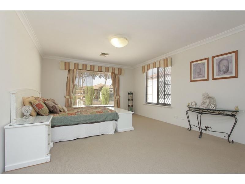 7 Houghton Close, South Guildford WA 6055