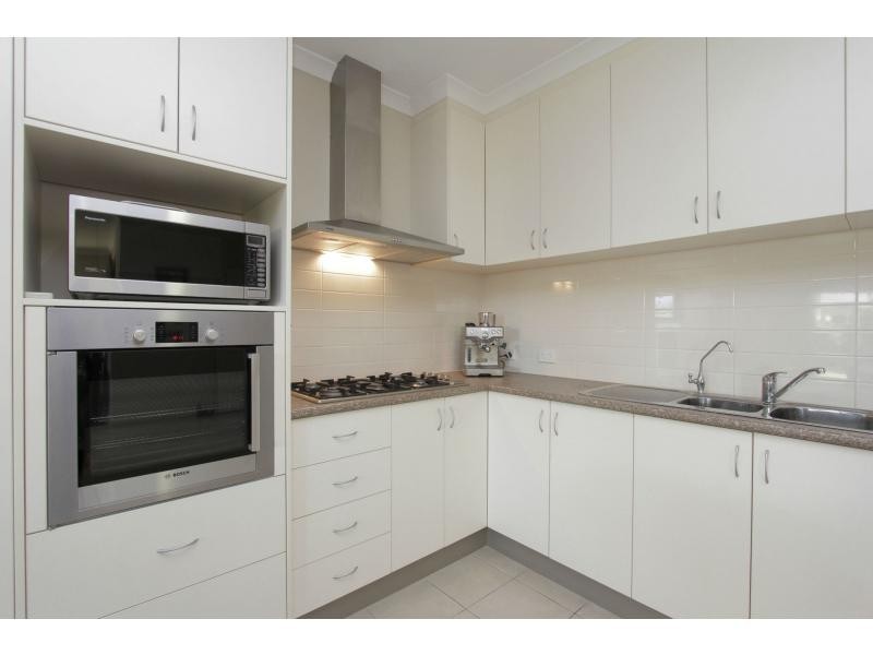 33 Cinnabar Bend, Aveley WA 6069