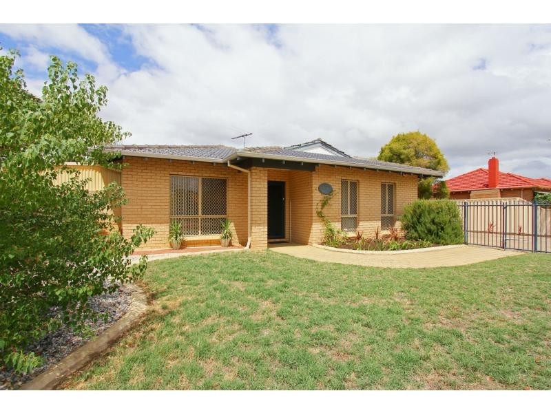 4a Salisbury Road, Midvale WA 6056