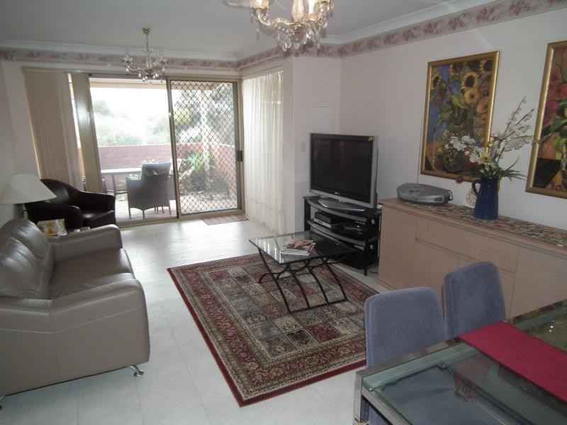 8/21 Dianella Drive, Dianella WA 6059