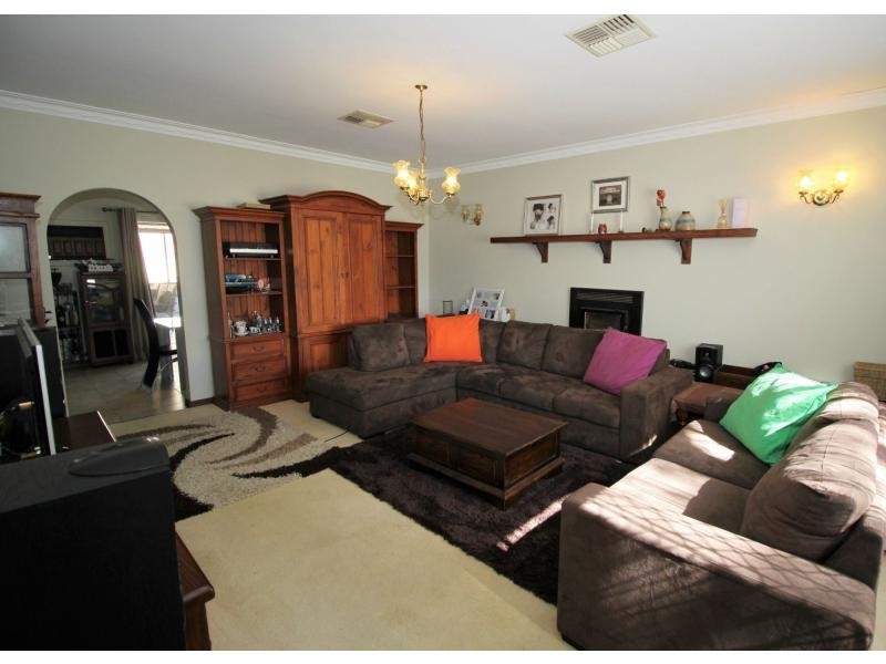 16 Cabramatta Street, Bayswater WA 6053