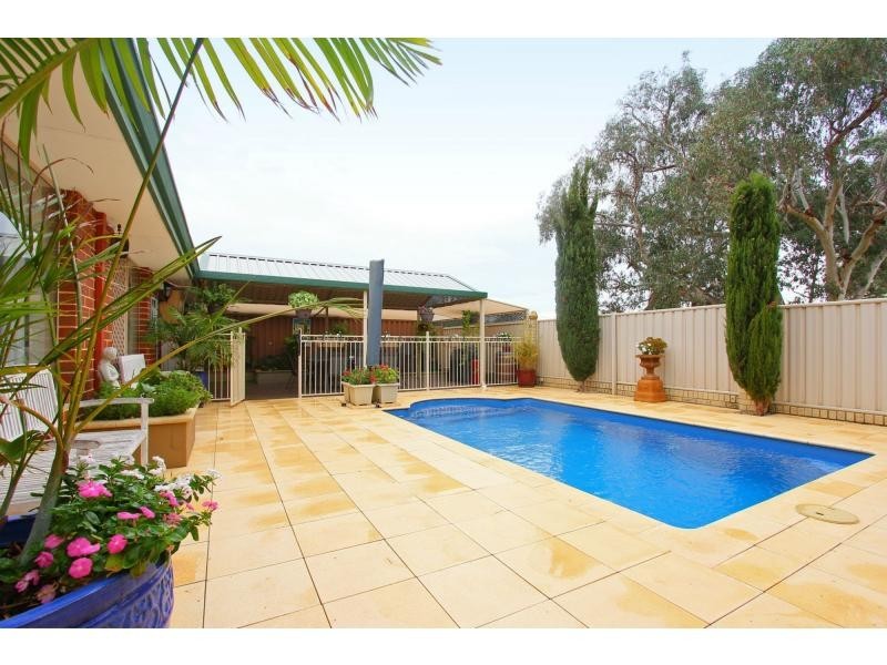 3 Ison Court, Caversham WA 6055