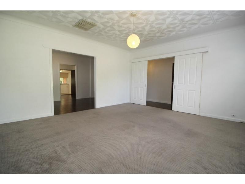 10 Helena Street, Guildford WA 6055