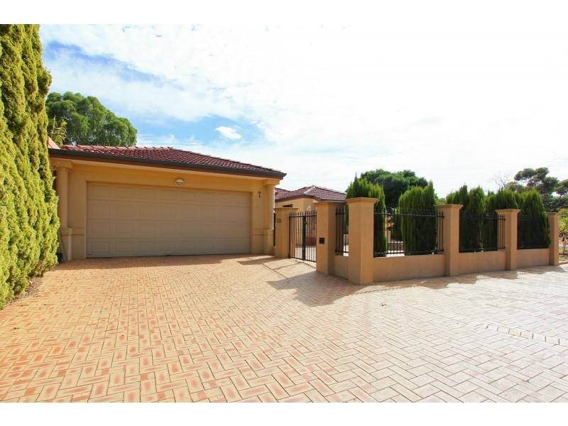 7 Houghton Close, South Guildford WA 6055